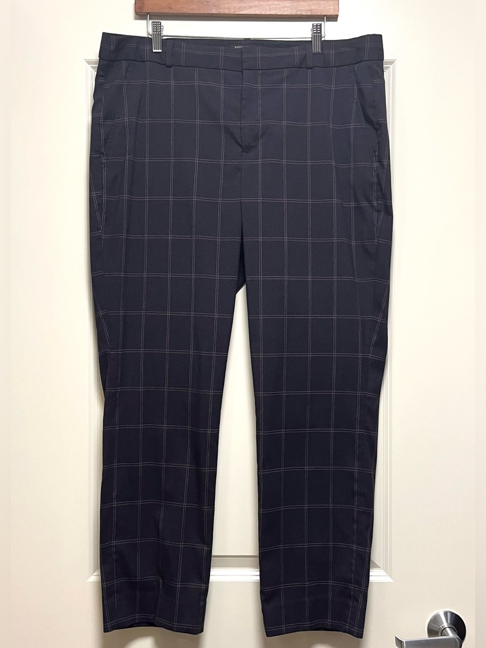 EUC Banana Republic Ryan Straight Leg Pant Washable Charcoal Windowpane Plaid 16